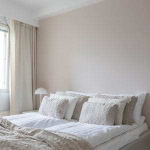 Riverside Suites I by BookLapland
